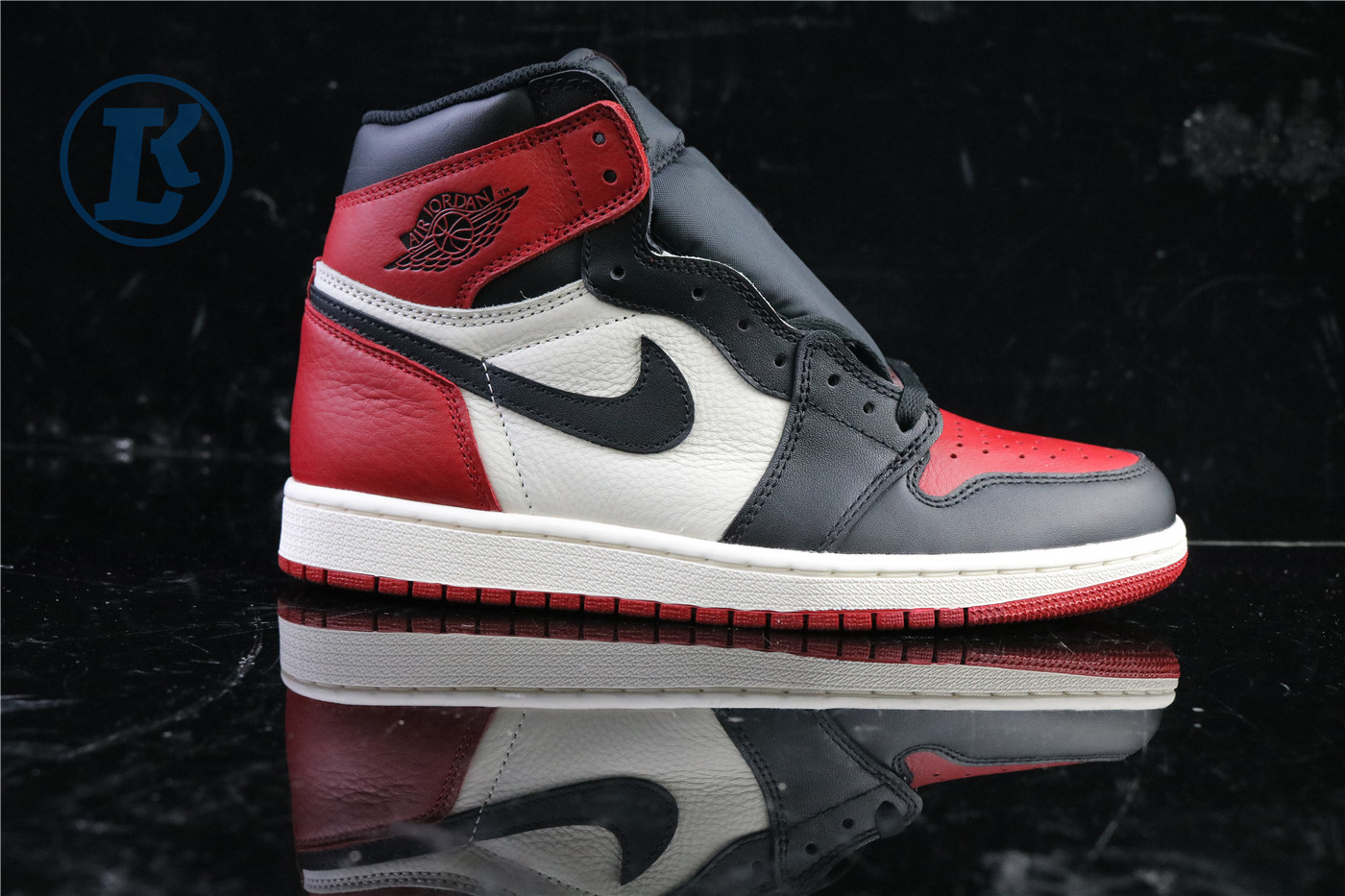 Air Jordan 1 Retro High Bred Toe